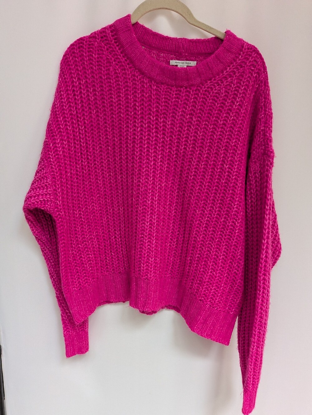 NWT American Eagle Bright Pink Crew Neck Knit Long Sleeve Sweater Size Medium